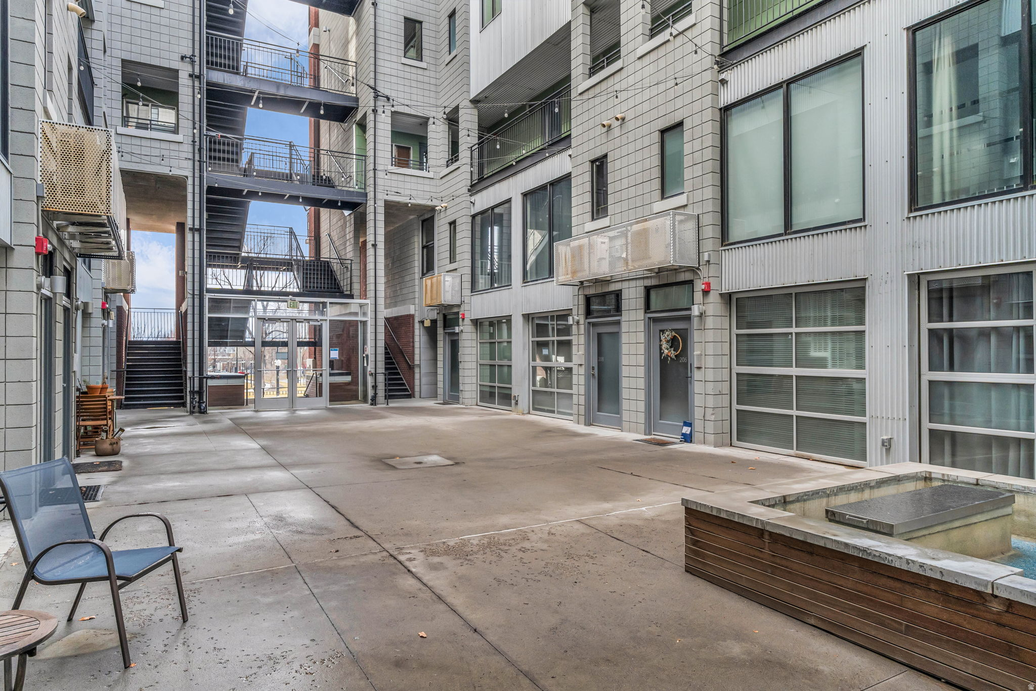 BROADWAY PARK LOFTS - Residential