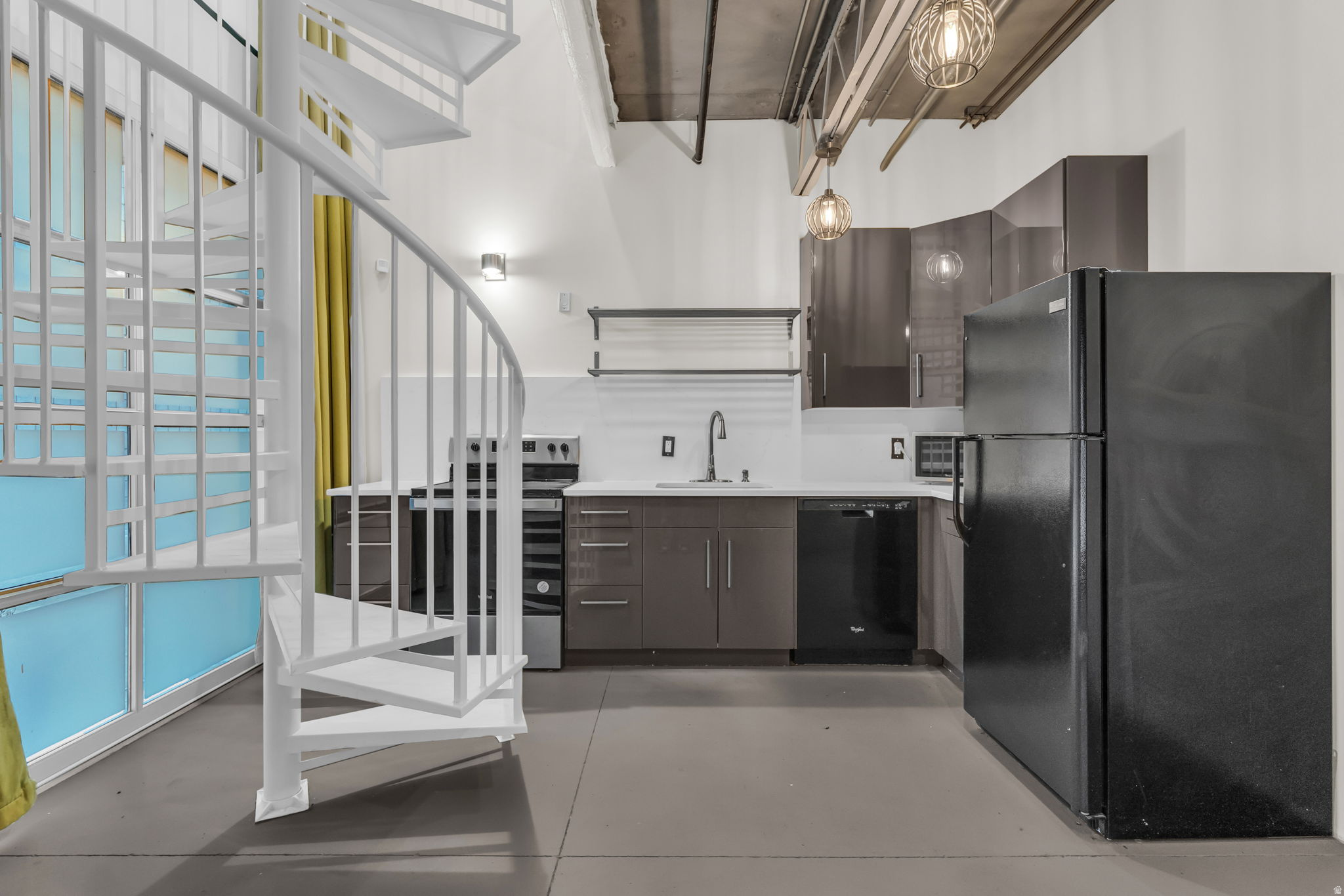 BROADWAY PARK LOFTS - Residential