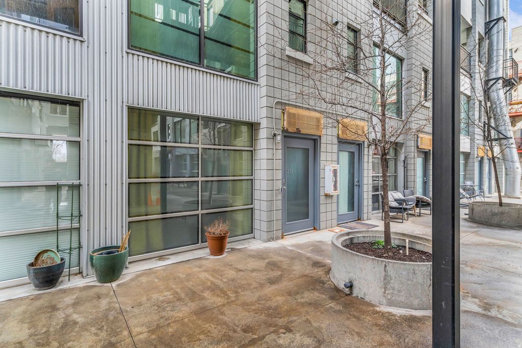 Photo of 360 W 300 S #233, Salt Lake City, UT 84101 (MLS # 2138299)