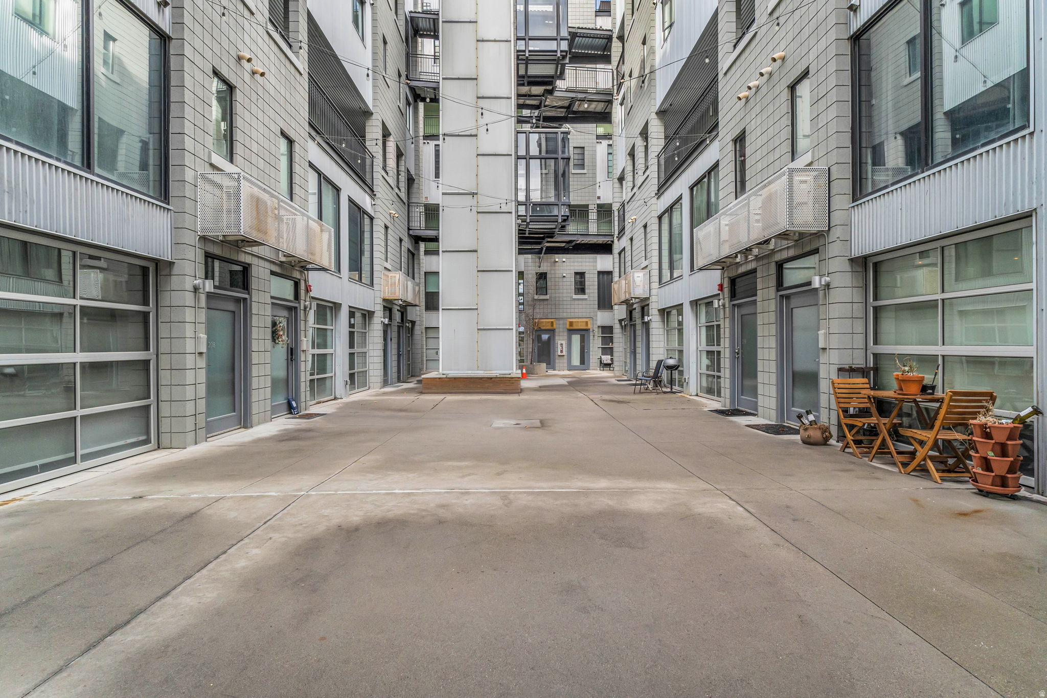 BROADWAY PARK LOFTS - Residential