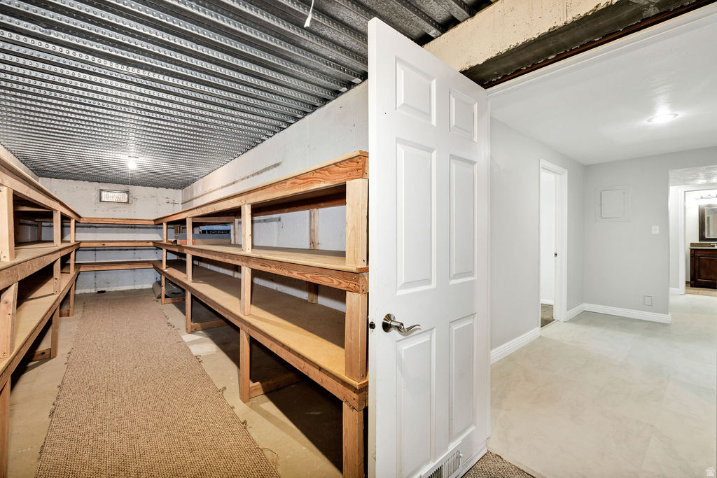 ROLLING HILLS ESTATE - Residential