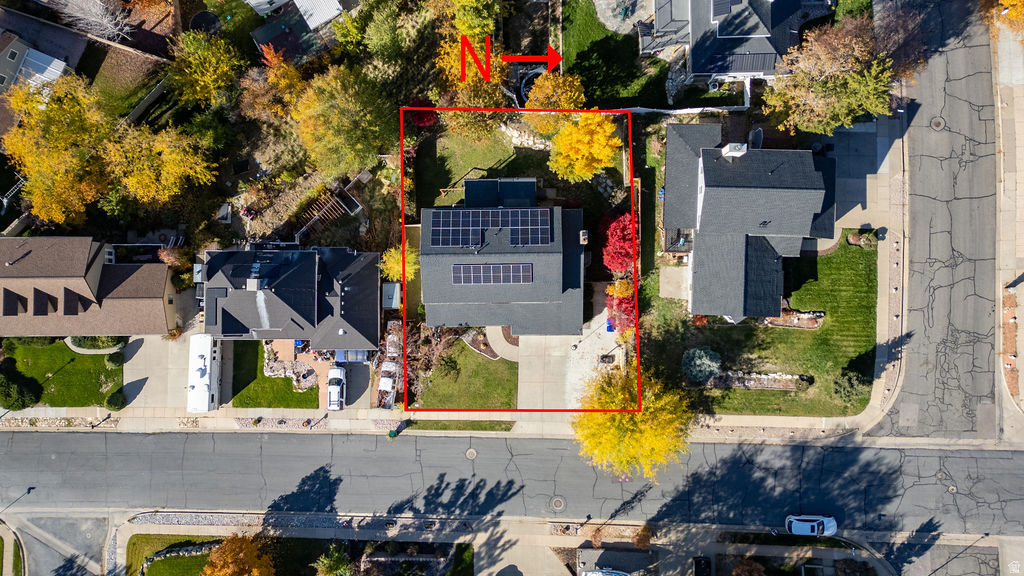 ROLLING HILLS ESTATE - Residential