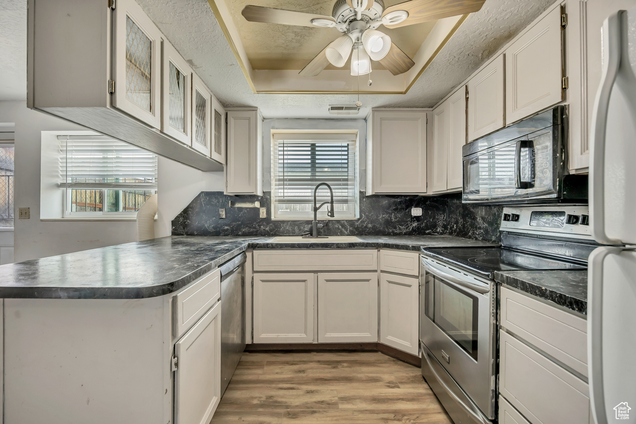 FOXGLEN SUBDIVISION NO.3 - Residential Income