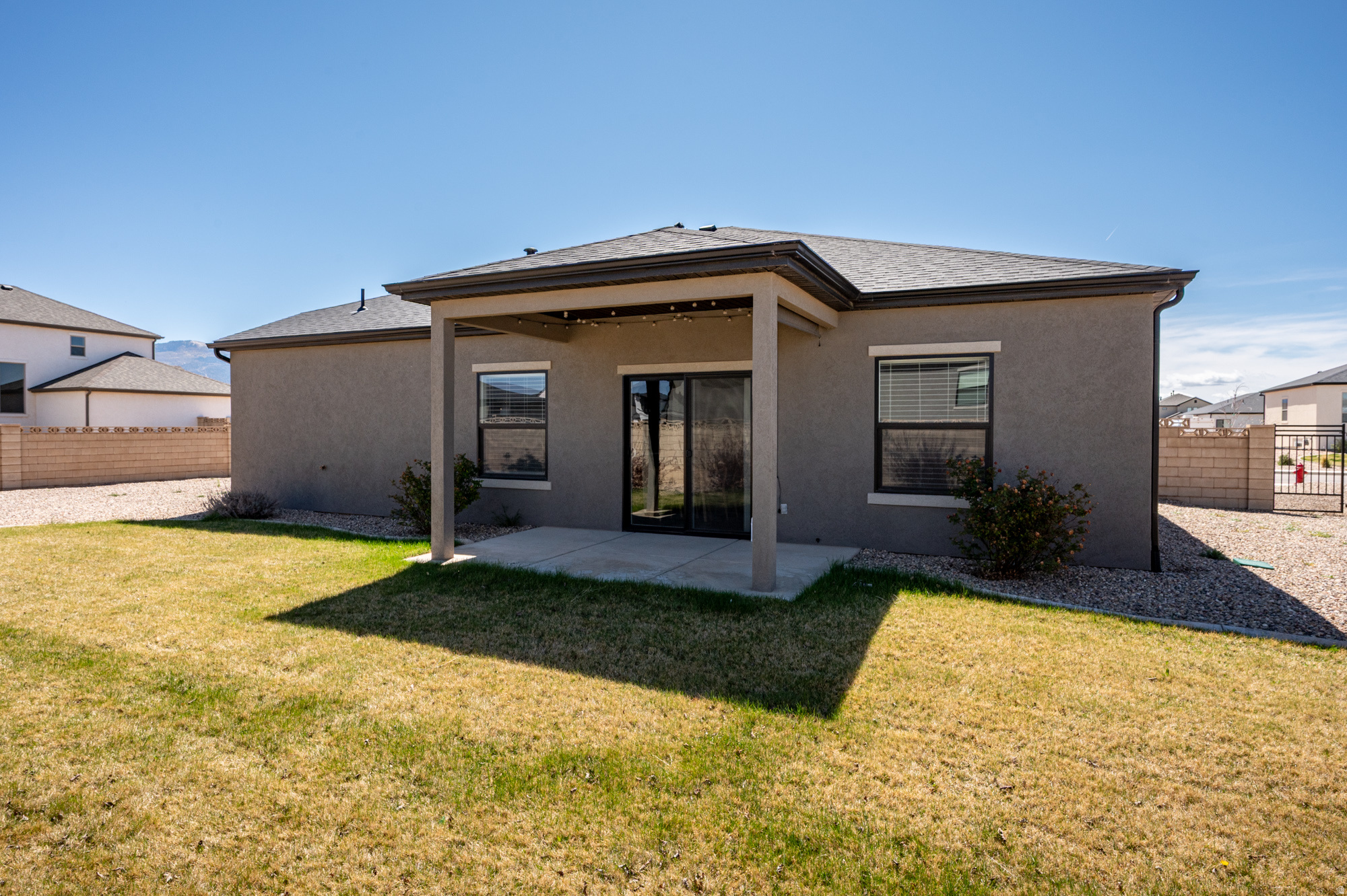 IRON WEST - Residential