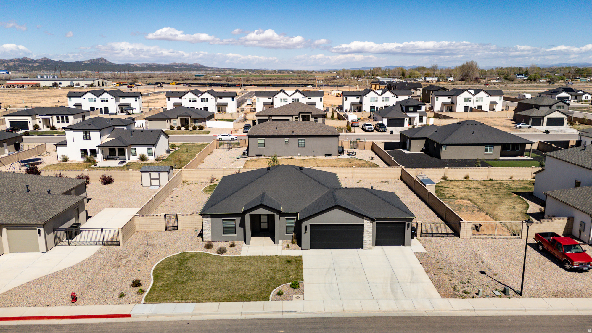 IRON WEST - Residential