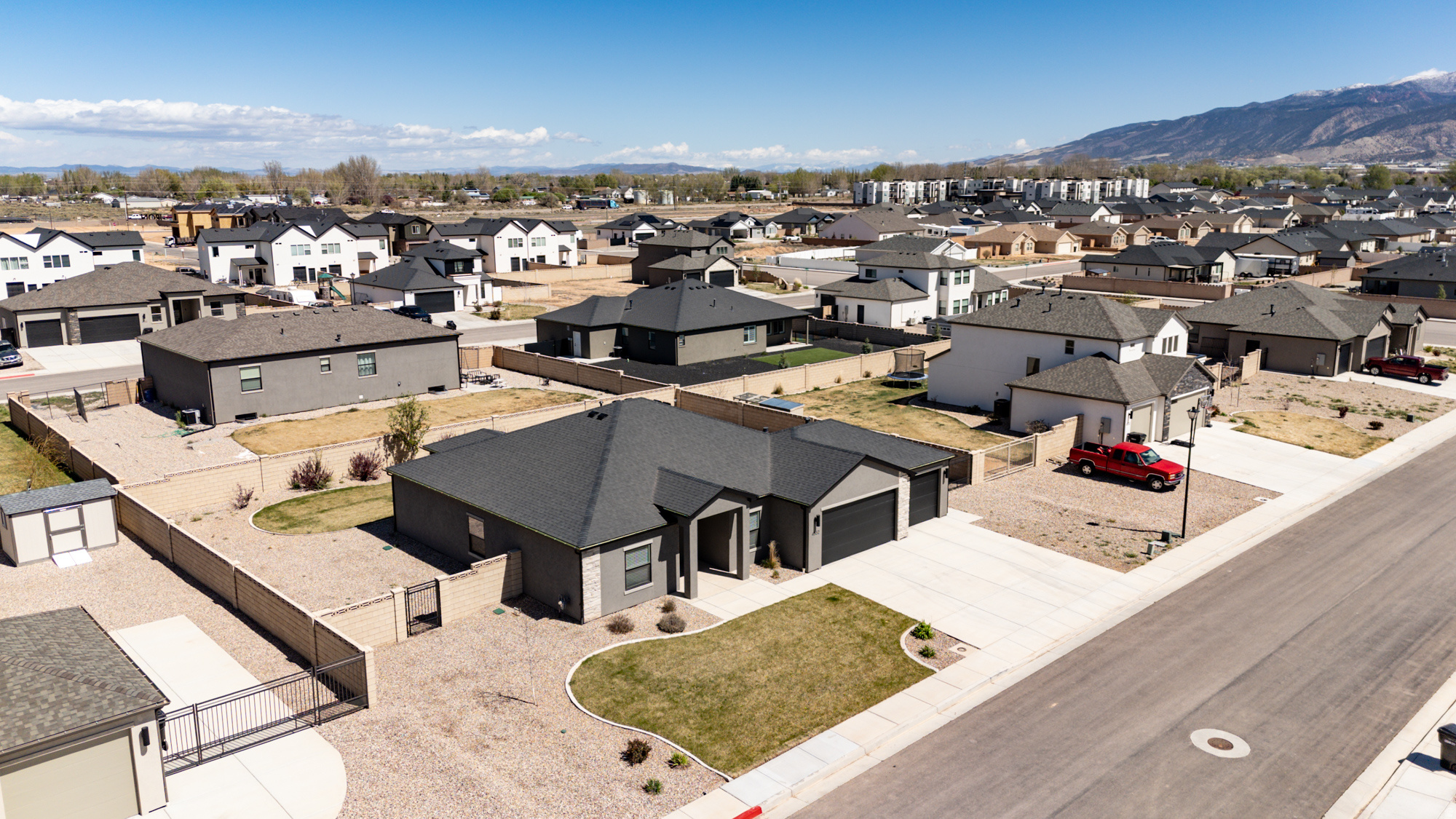 IRON WEST - Residential