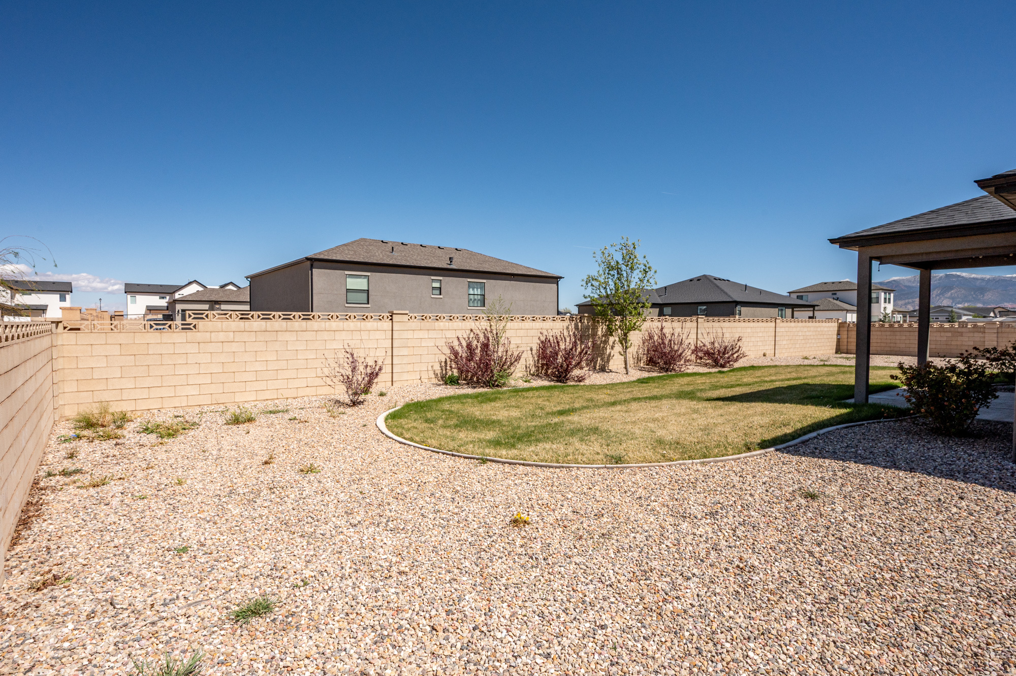 IRON WEST - Residential