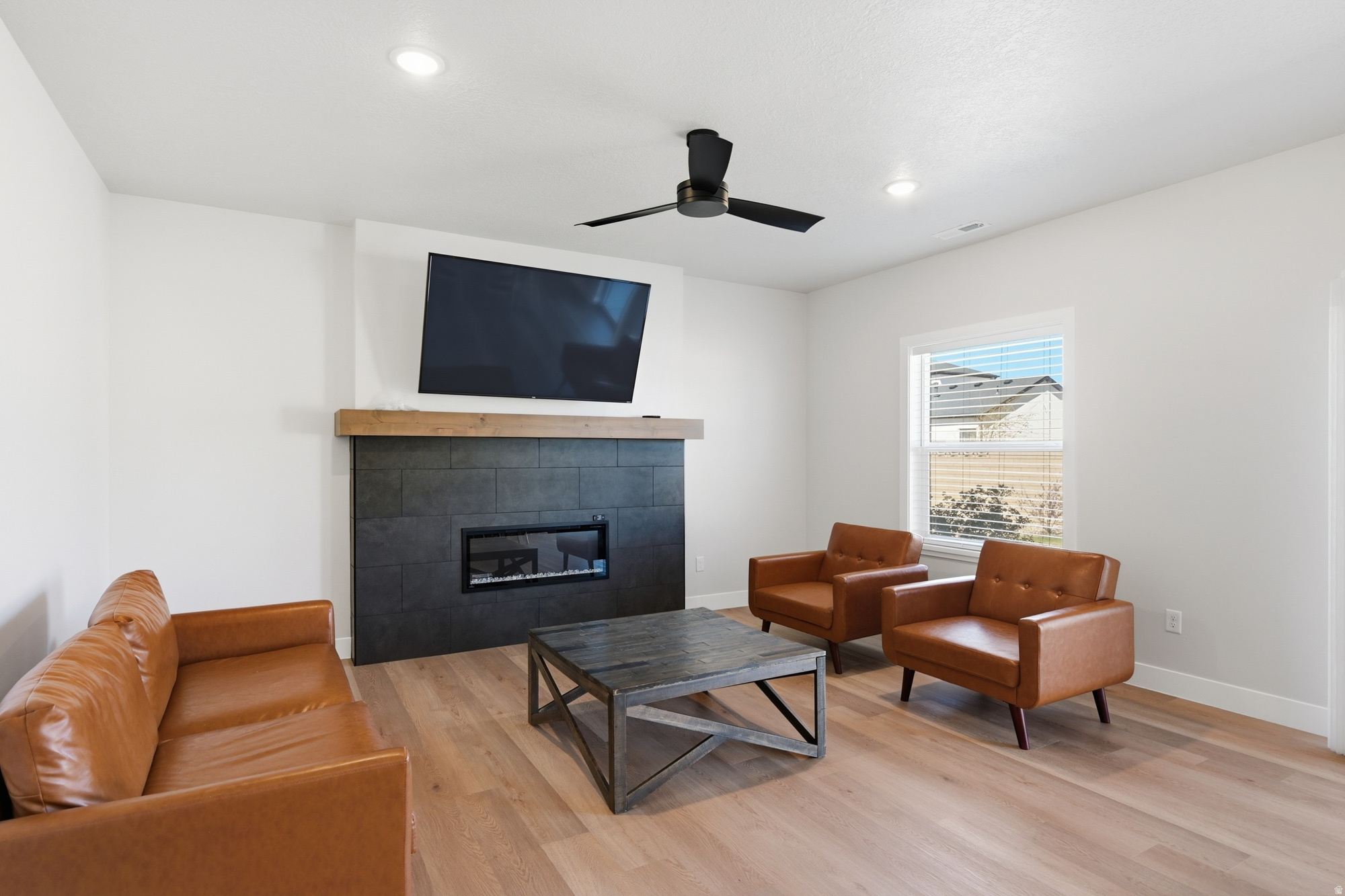 IRON WEST - Residential