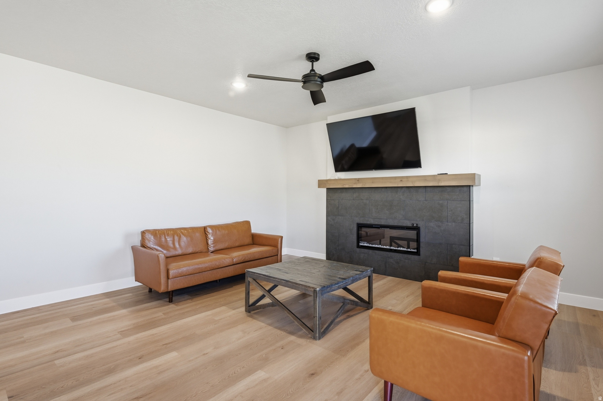 IRON WEST - Residential