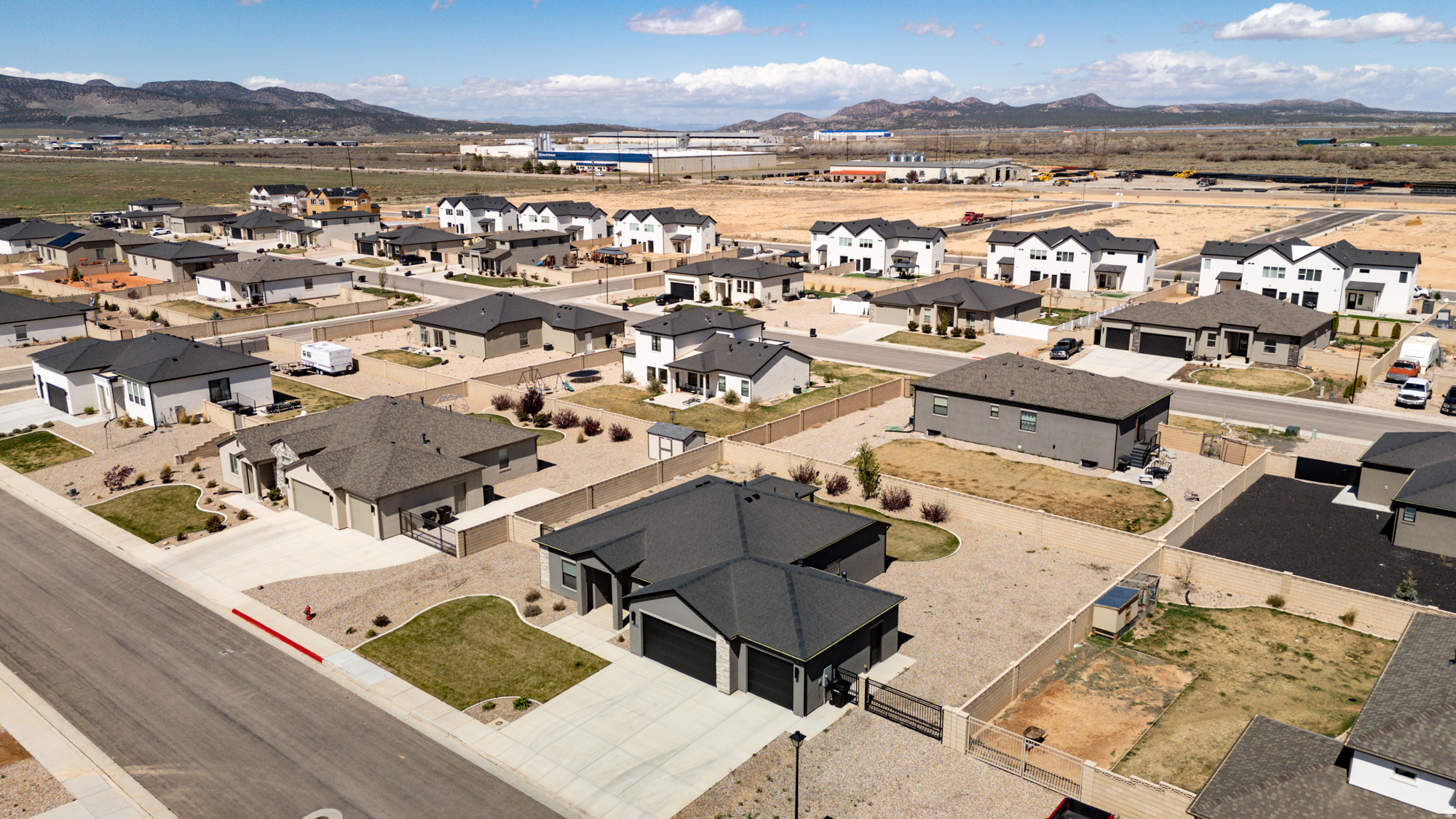 IRON WEST - Residential