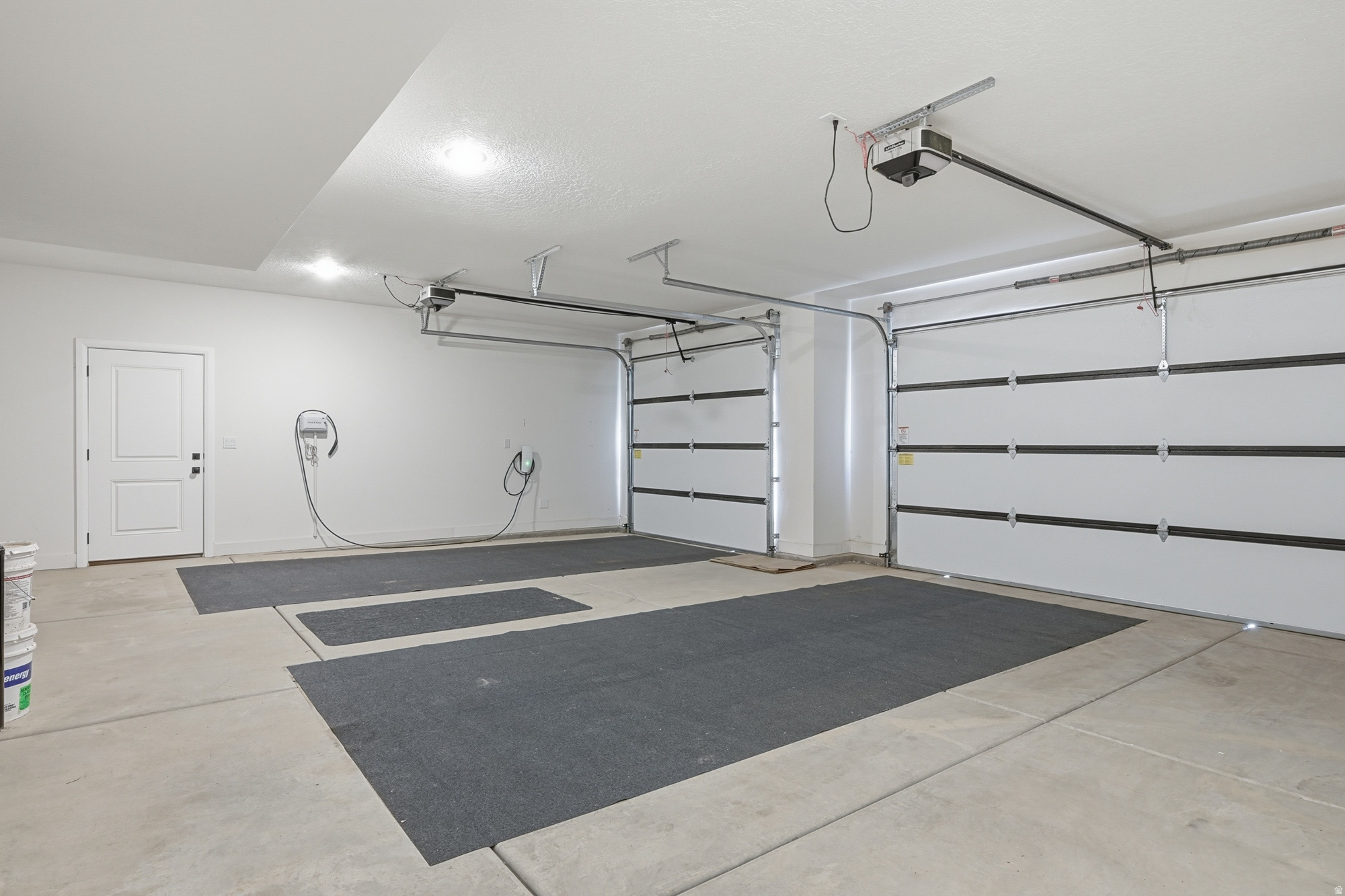 IRON WEST - Residential