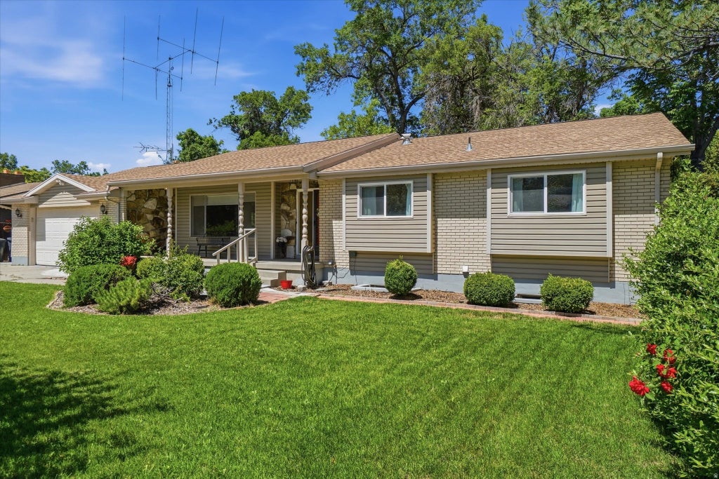 Photo of 2570 W BLAKE DR, Taylorsville, UT 84129 (MLS # 2164870)