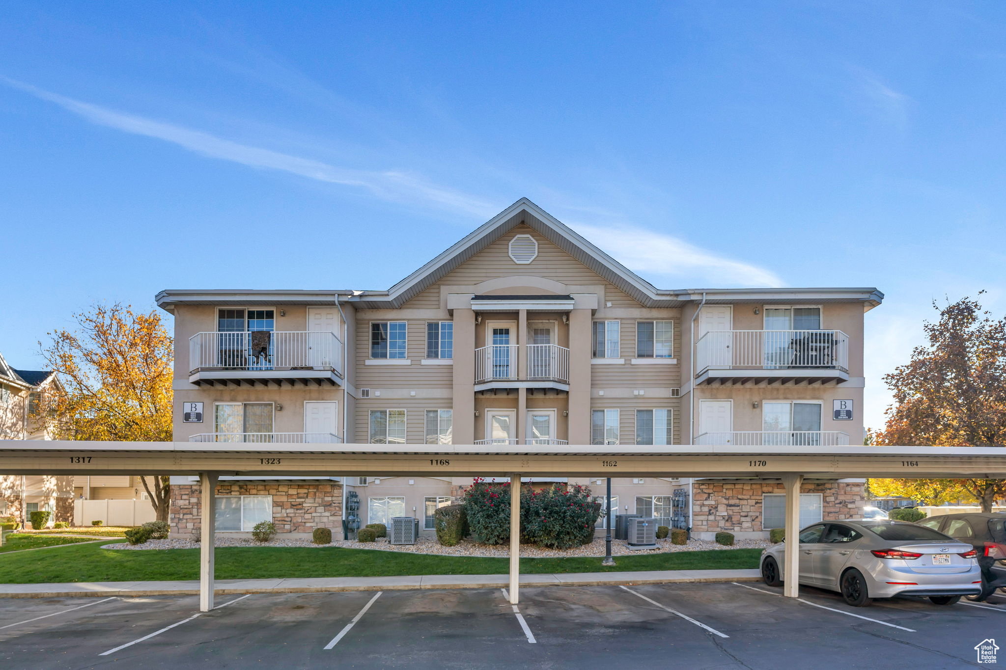 COUNTRY WOODS - Residential