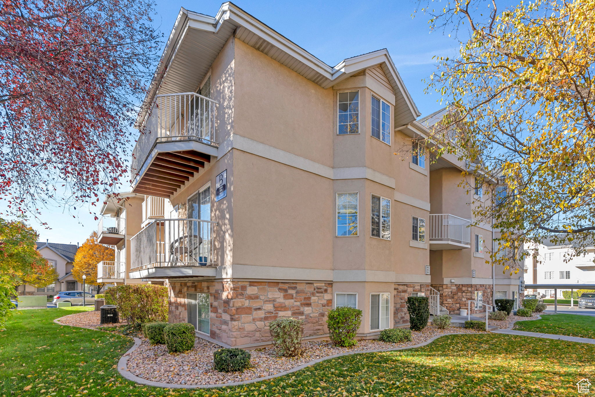 COUNTRY WOODS - Residential