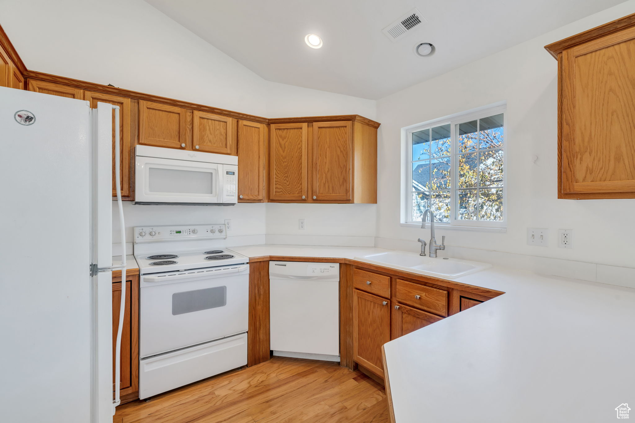 COUNTRY WOODS - Residential