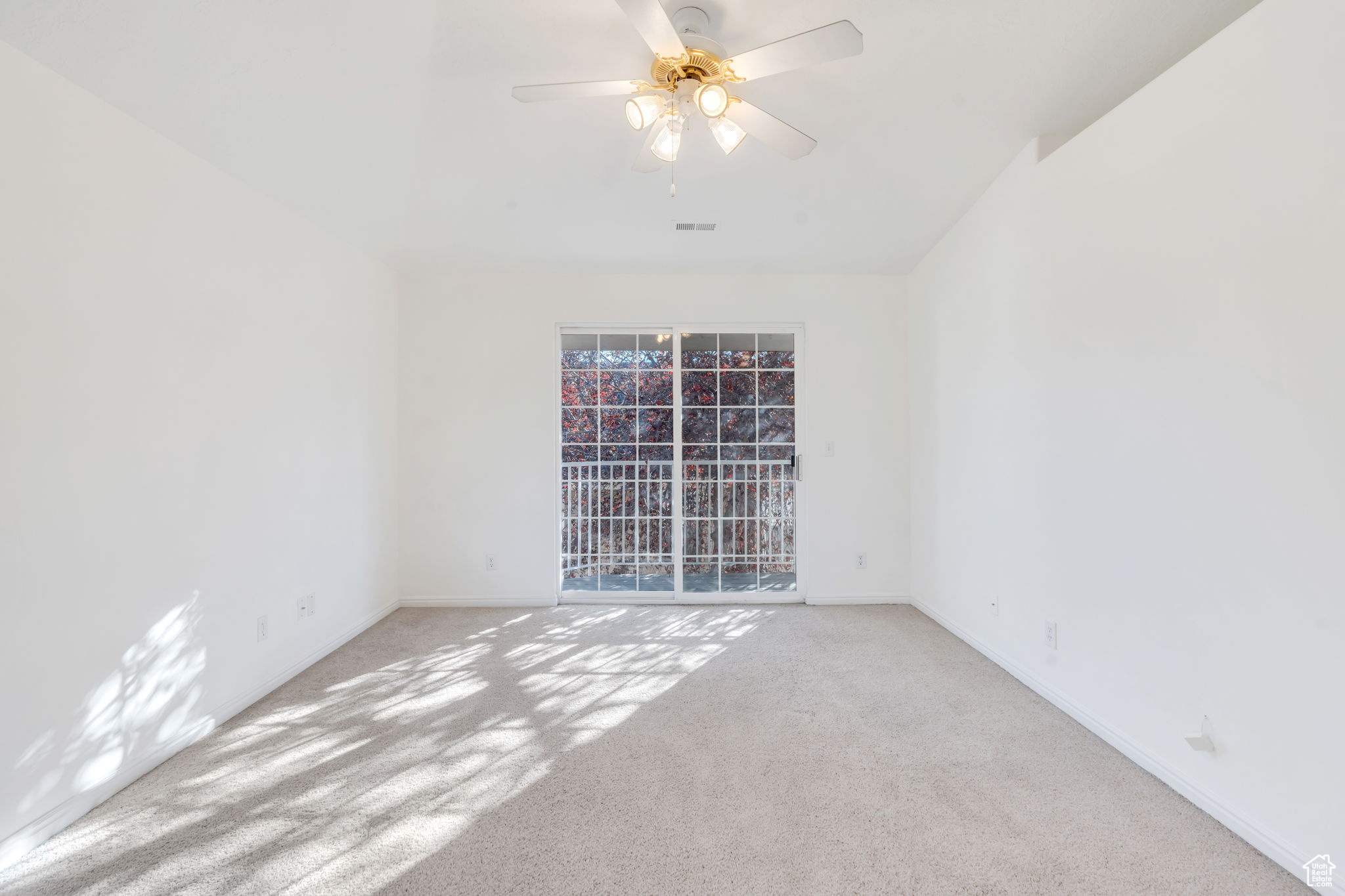 COUNTRY WOODS - Residential