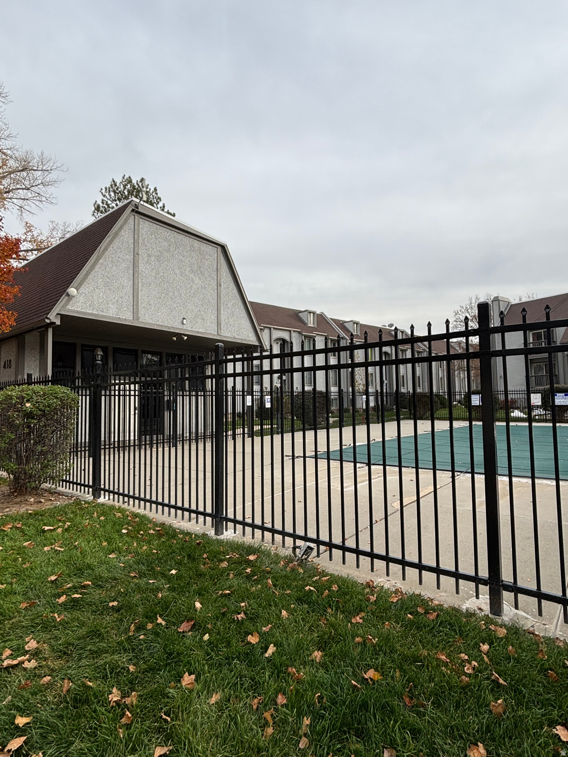 WILLOWBROOK - Residential