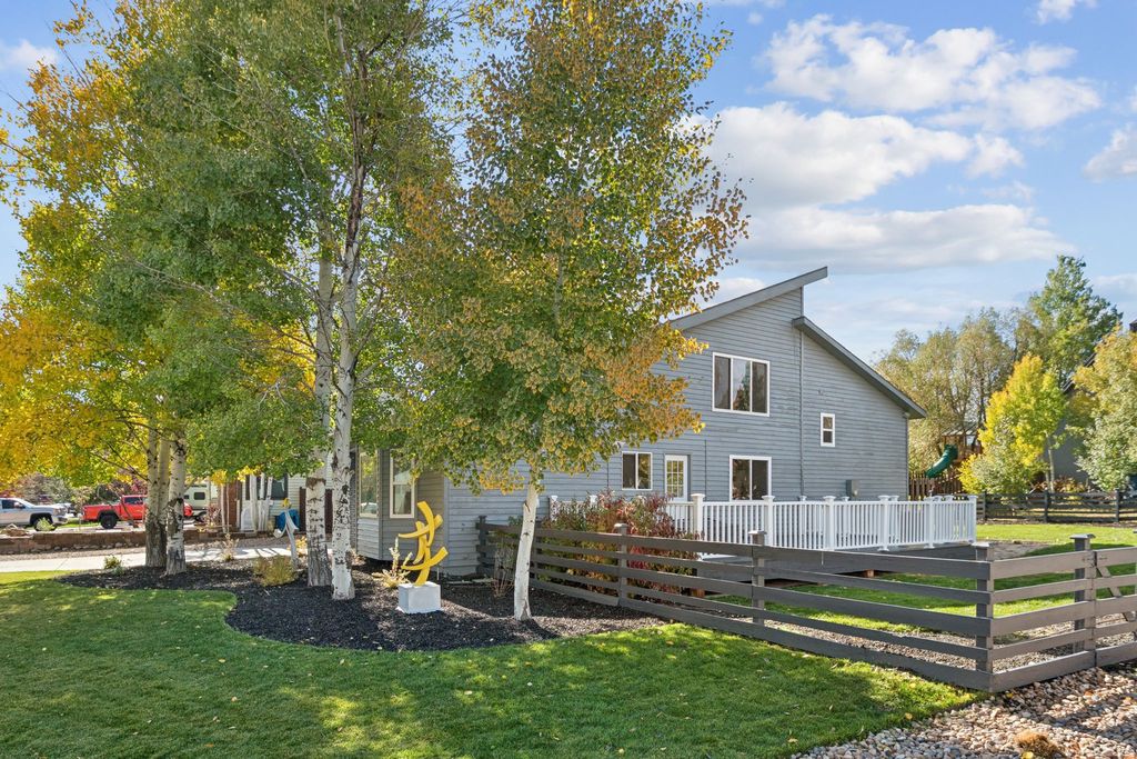 Photo of 5705 KINGSFORD AVE, Park City, UT 84098 (MLS # 2120688)
