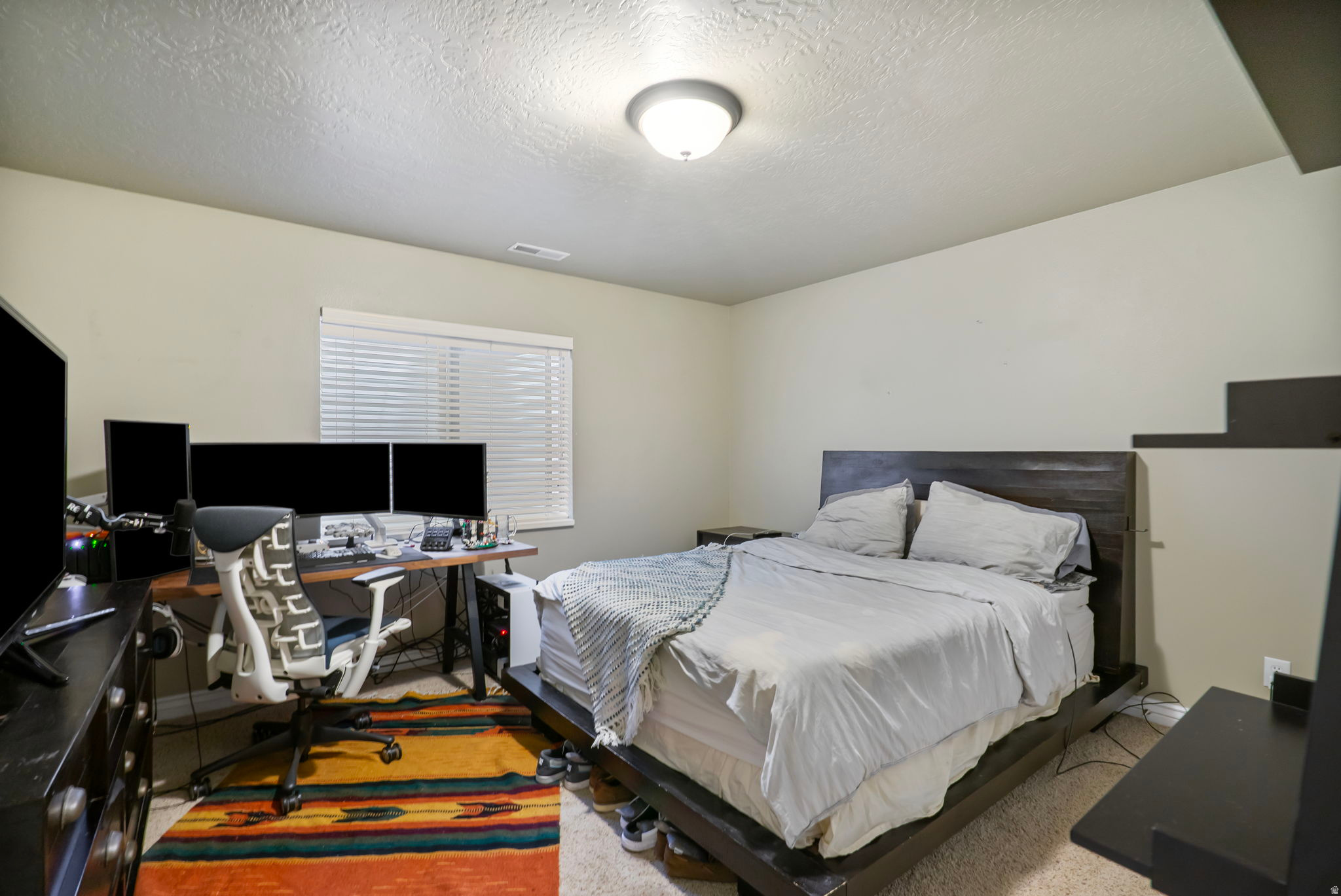 HIDDEN MEADOW ESTS - Residential