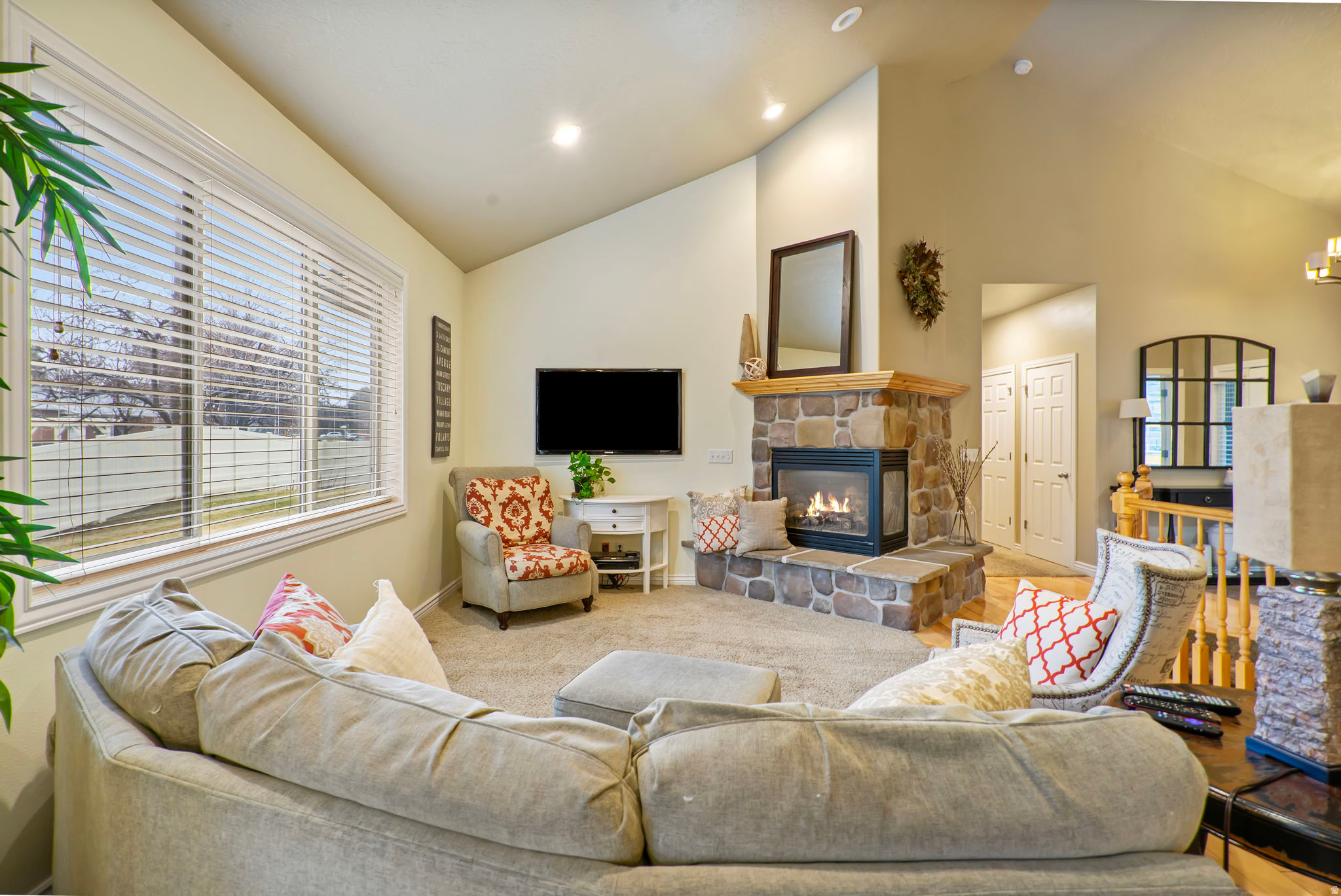 HIDDEN MEADOW ESTS - Residential