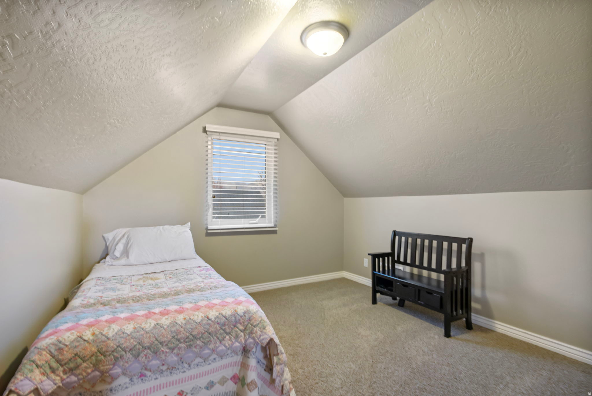 HIDDEN MEADOW ESTS - Residential