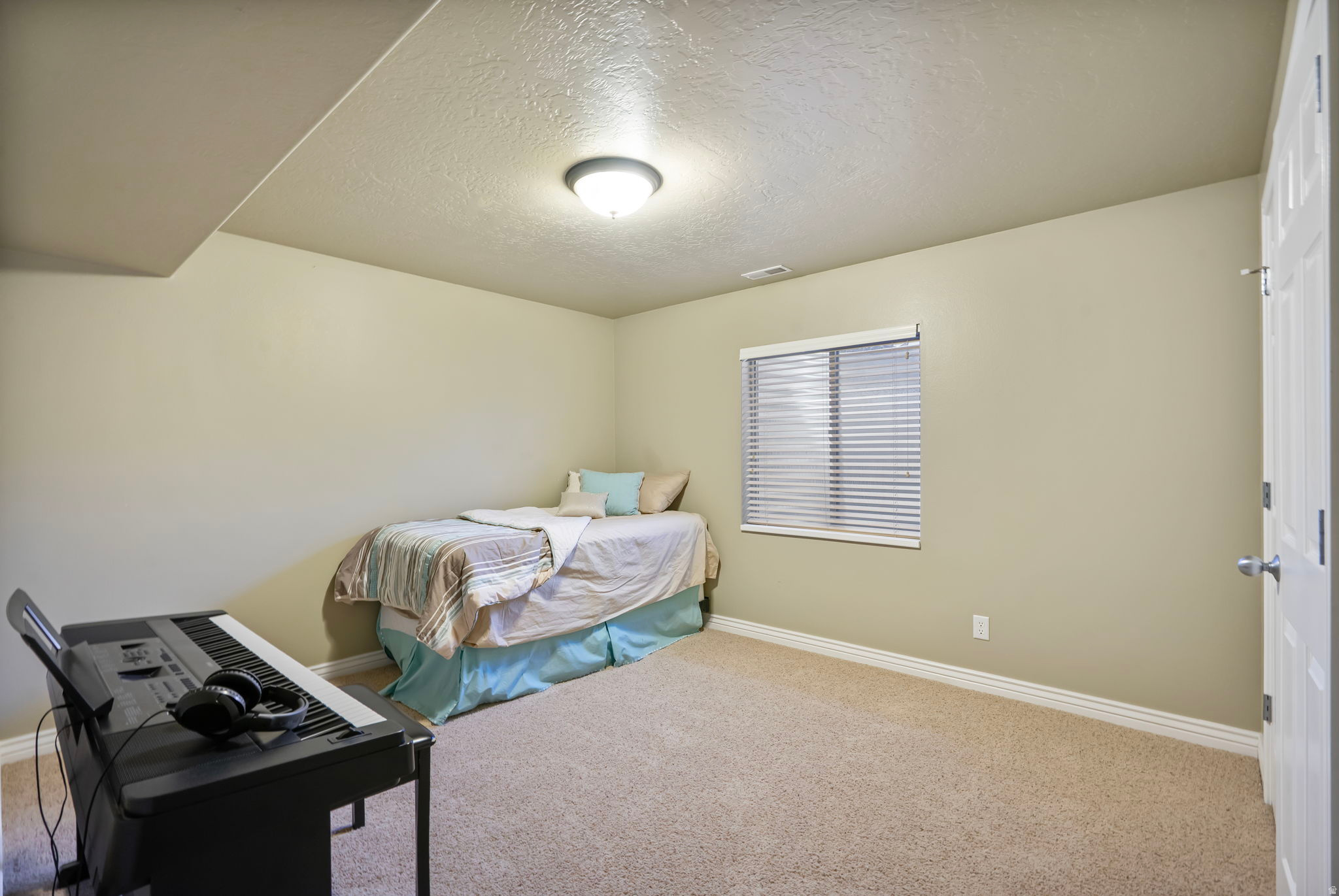 HIDDEN MEADOW ESTS - Residential