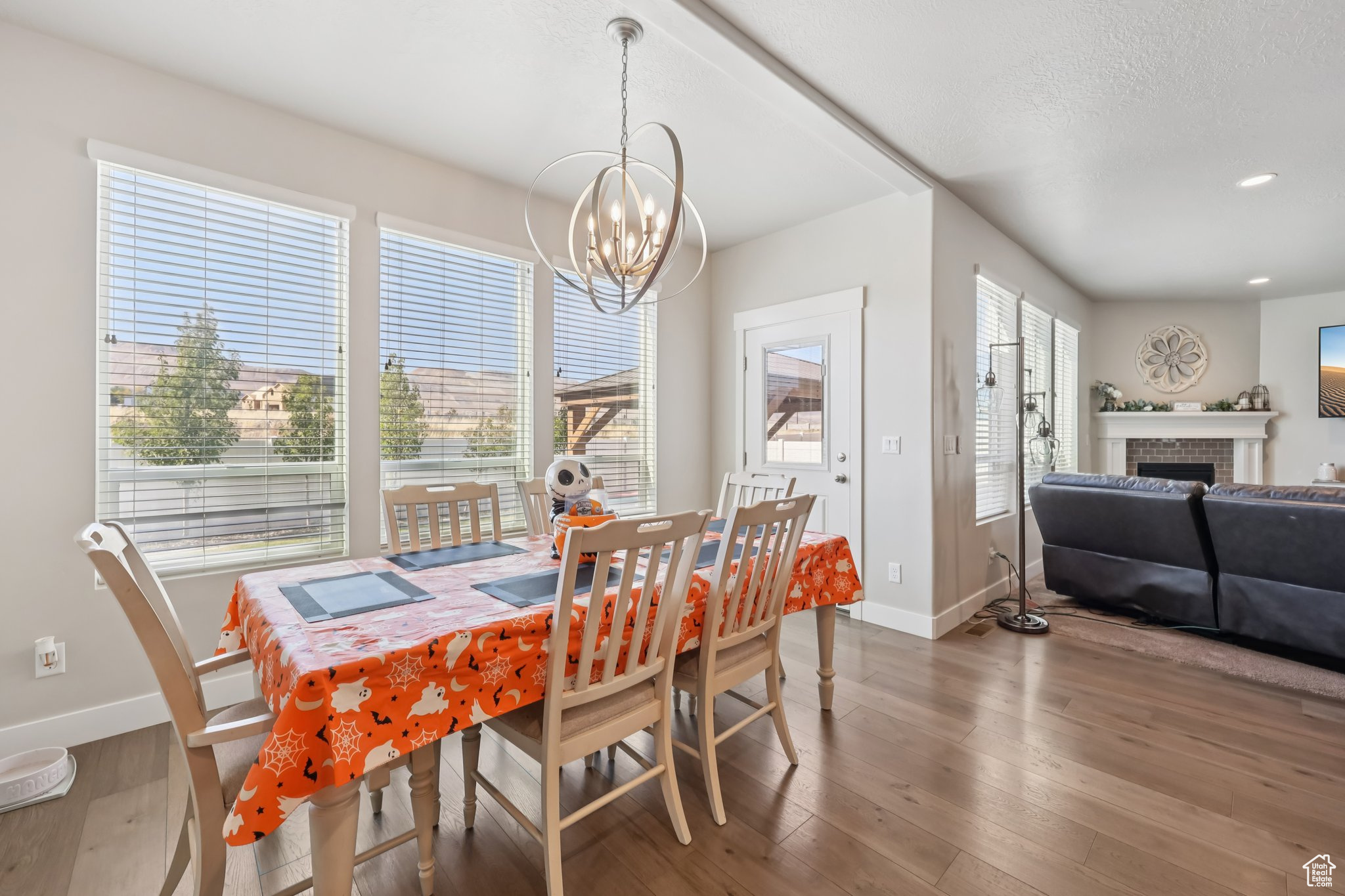 HIDDEN OAKS - Residential