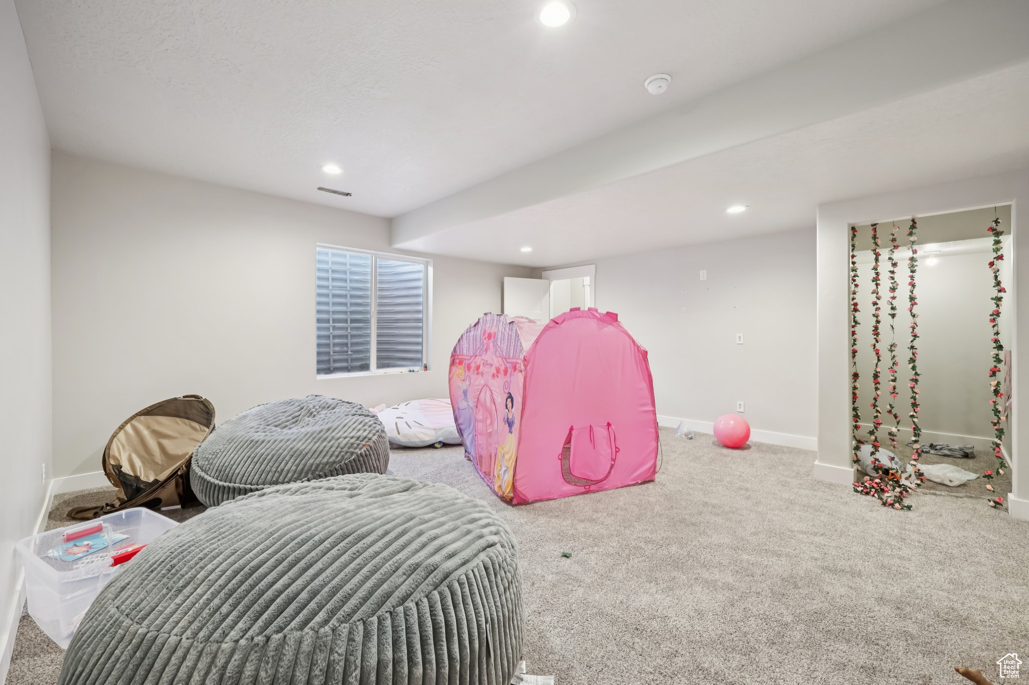 HIDDEN OAKS - Residential
