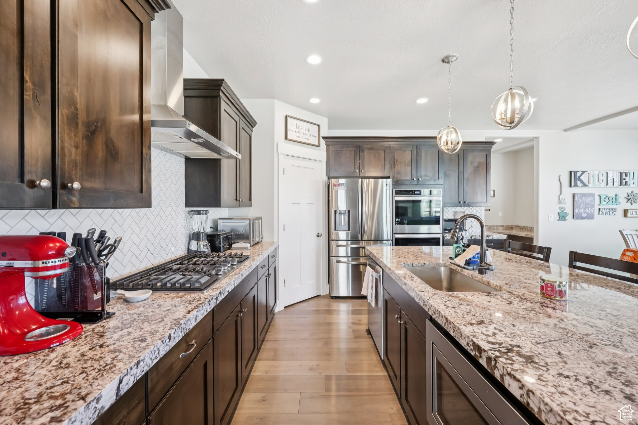 HIDDEN OAKS - Residential