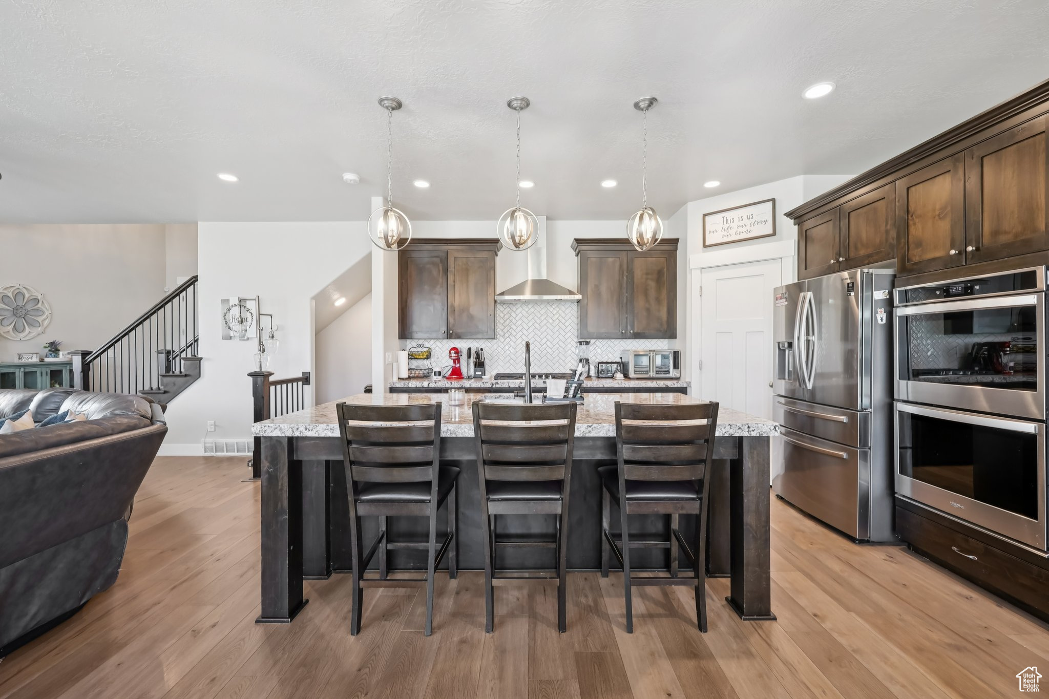 HIDDEN OAKS - Residential
