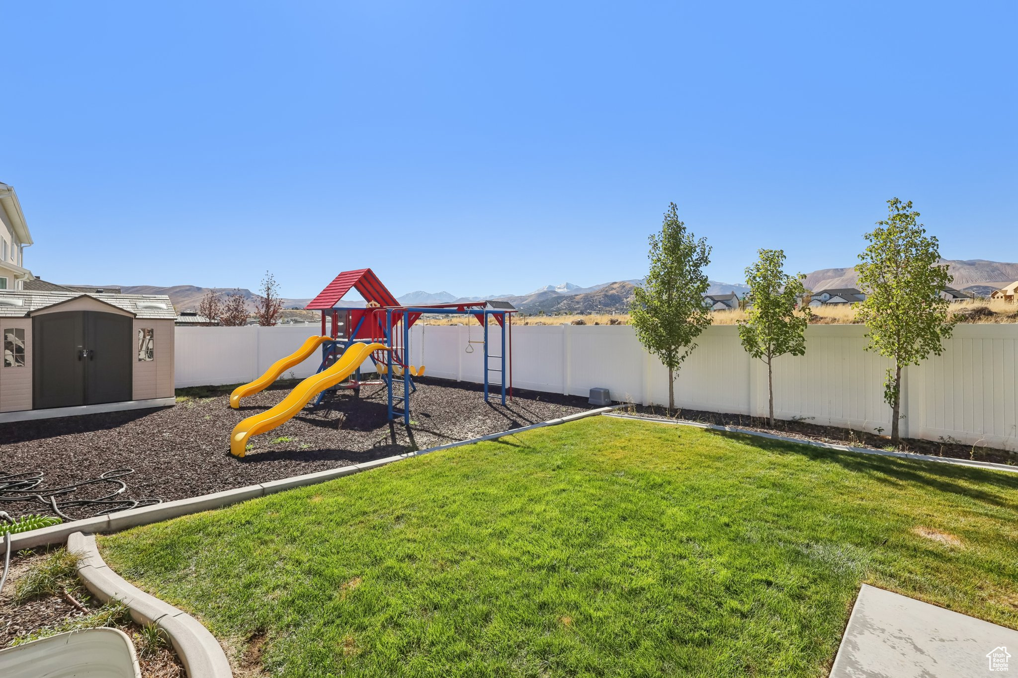 HIDDEN OAKS - Residential