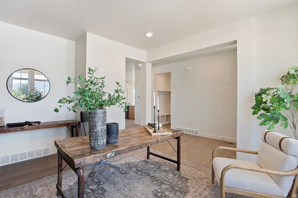 EASTRIDGE PARK - Residential