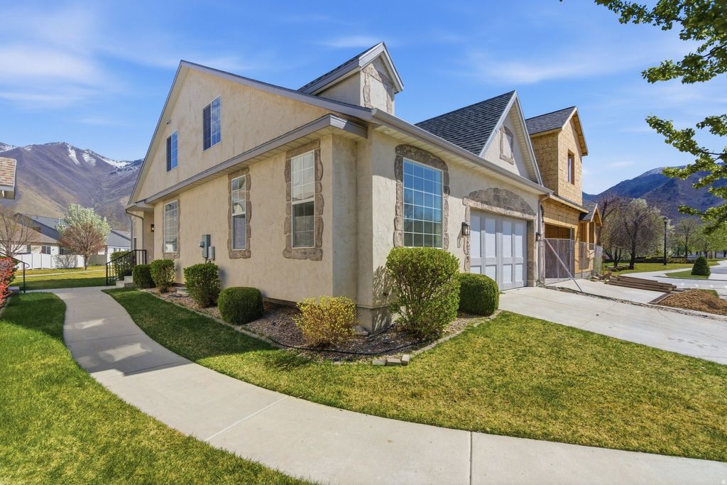 Photo of 1239 S 2970 E, Spanish Fork, UT 84660 (MLS # 2146167)