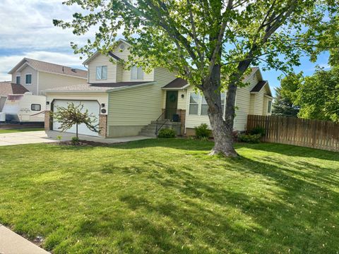 Tiny photo for 298 W MUTTON HOLLOW RD, Kaysville, UT 84037 (MLS # 2155514)