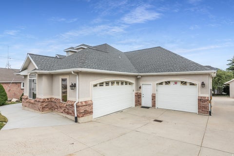 Tiny photo for 943 LILLYWOOD LN, North Salt Lake, UT 84054 (MLS # 2169324)