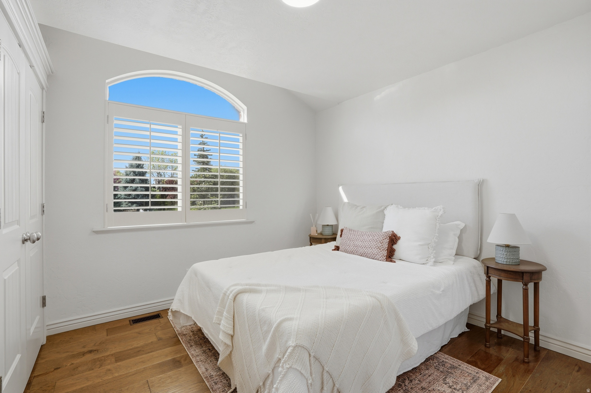 JONES MEADOWS - Residential