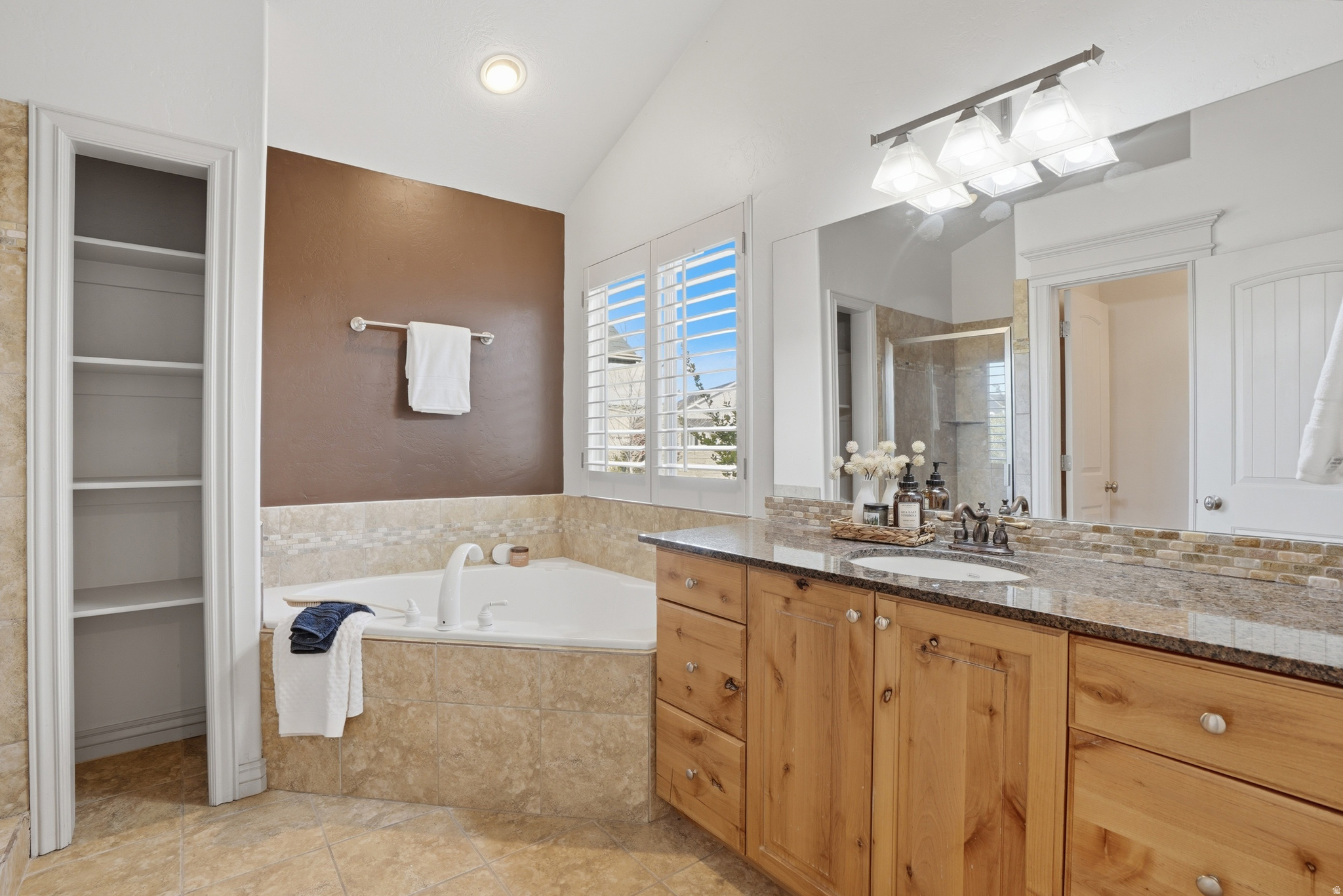 JONES MEADOWS - Residential