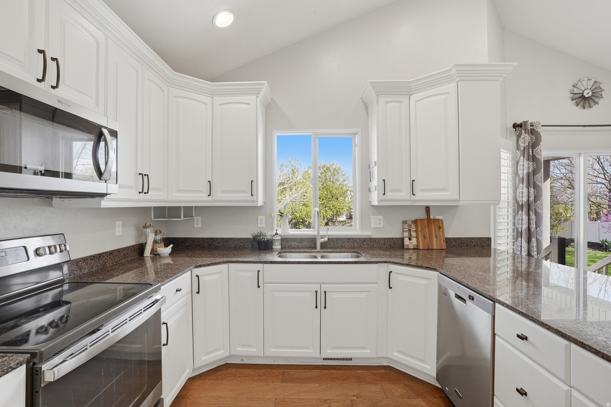 JONES MEADOWS - Residential