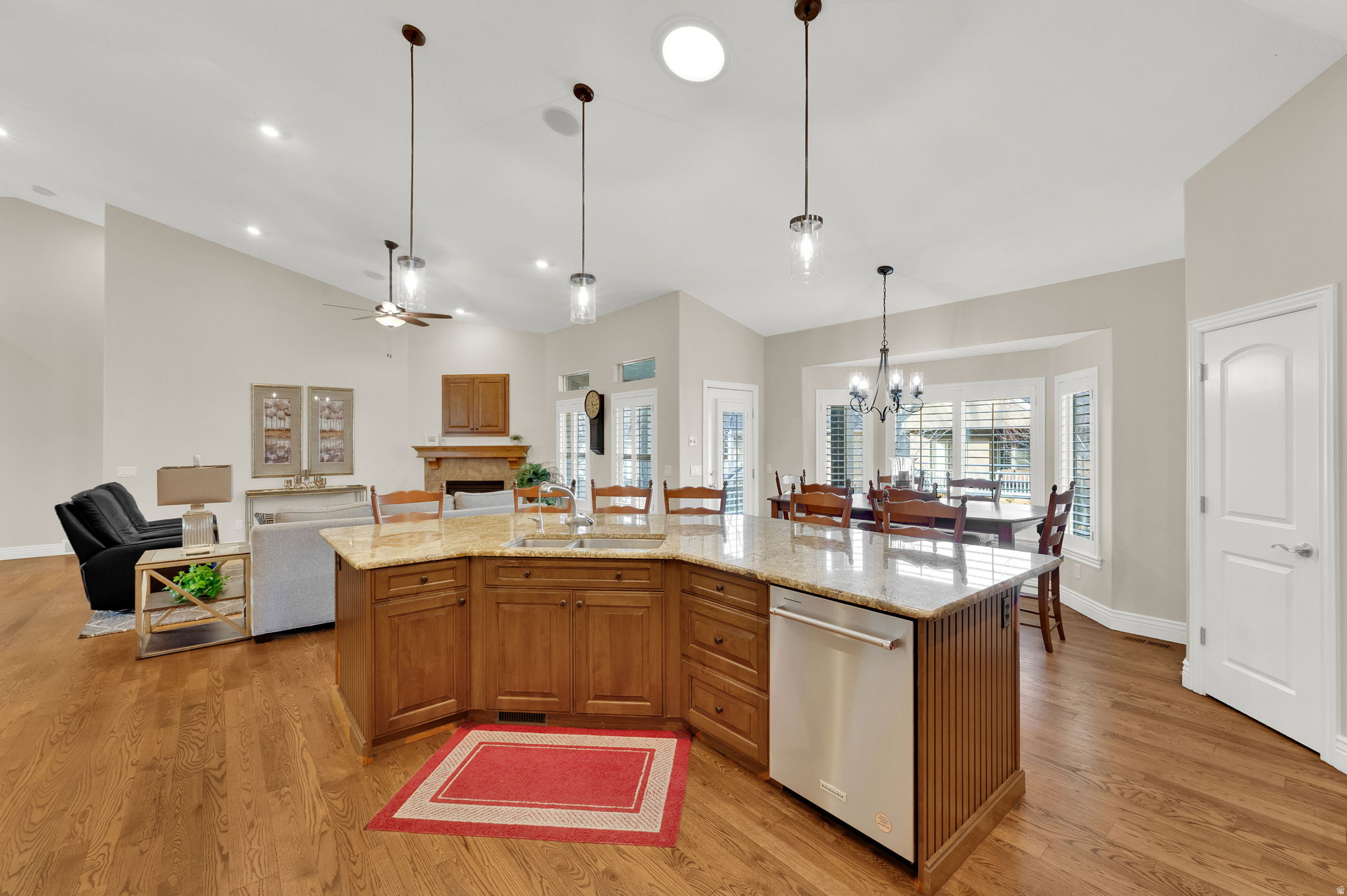 CENTERVILLE COMMONS - Residential