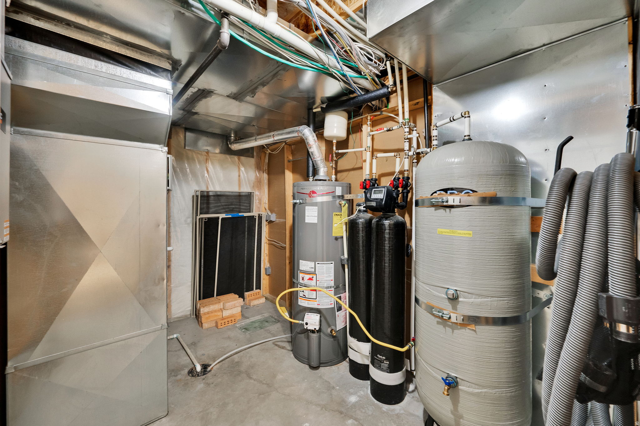 CENTERVILLE COMMONS - Residential