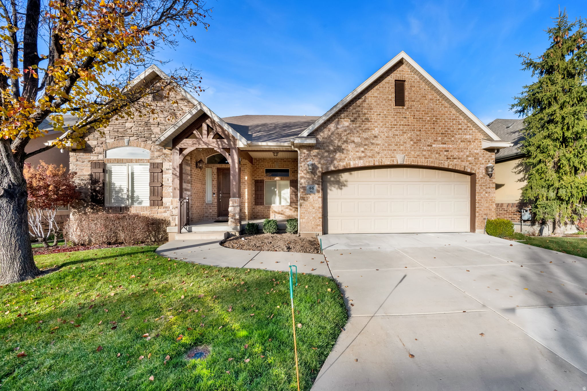 CENTERVILLE COMMONS - Residential