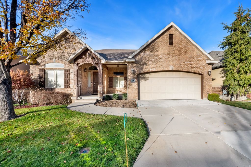 Photo of 96 VILLAGE SQUARE RD, Centerville, UT 84014 (MLS # 2126781)