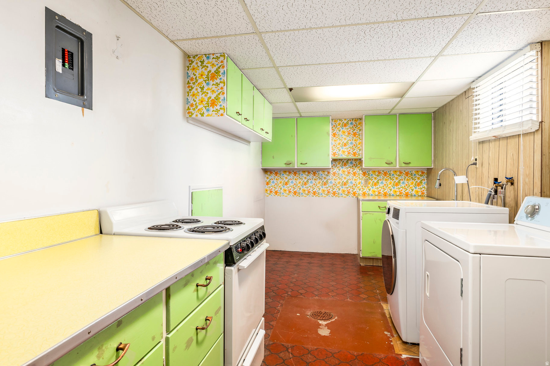 IMPERIAL HEIGHTS - Residential