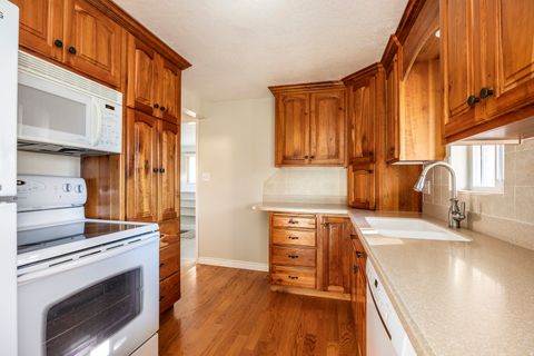 Tiny photo for 926 E 250 N, Springville, UT 84663 (MLS # 2127457)
