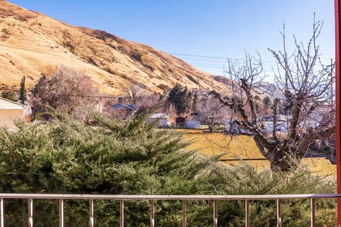 Tiny photo for 926 E 250 N, Springville, UT 84663 (MLS # 2127457)