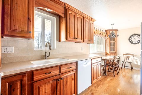 Tiny photo for 926 E 250 N, Springville, UT 84663 (MLS # 2127457)