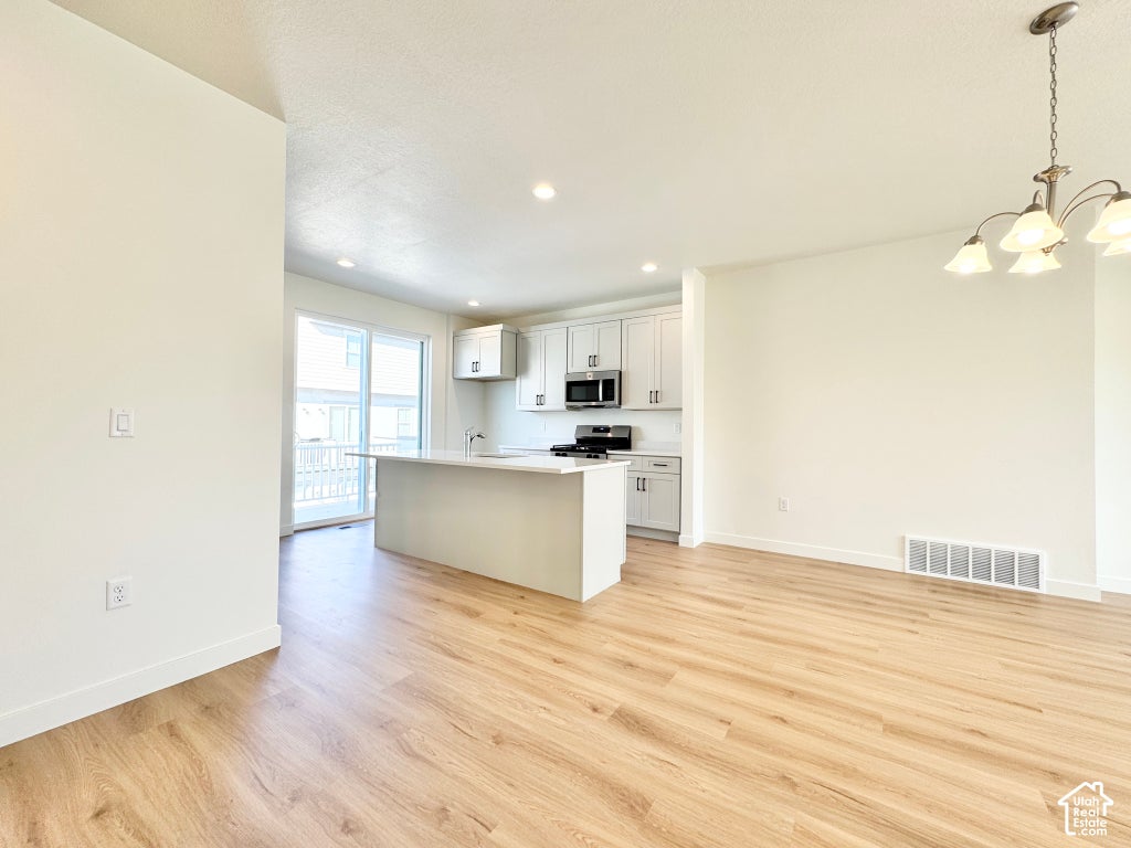 Photo of 1650 N MAIN ST, Layton, UT 84041 (MLS # 2187334)