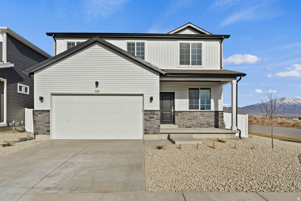 Photo of 37 E BROADWAY DR, Saratoga Springs, UT 84045 (MLS # 2136994)