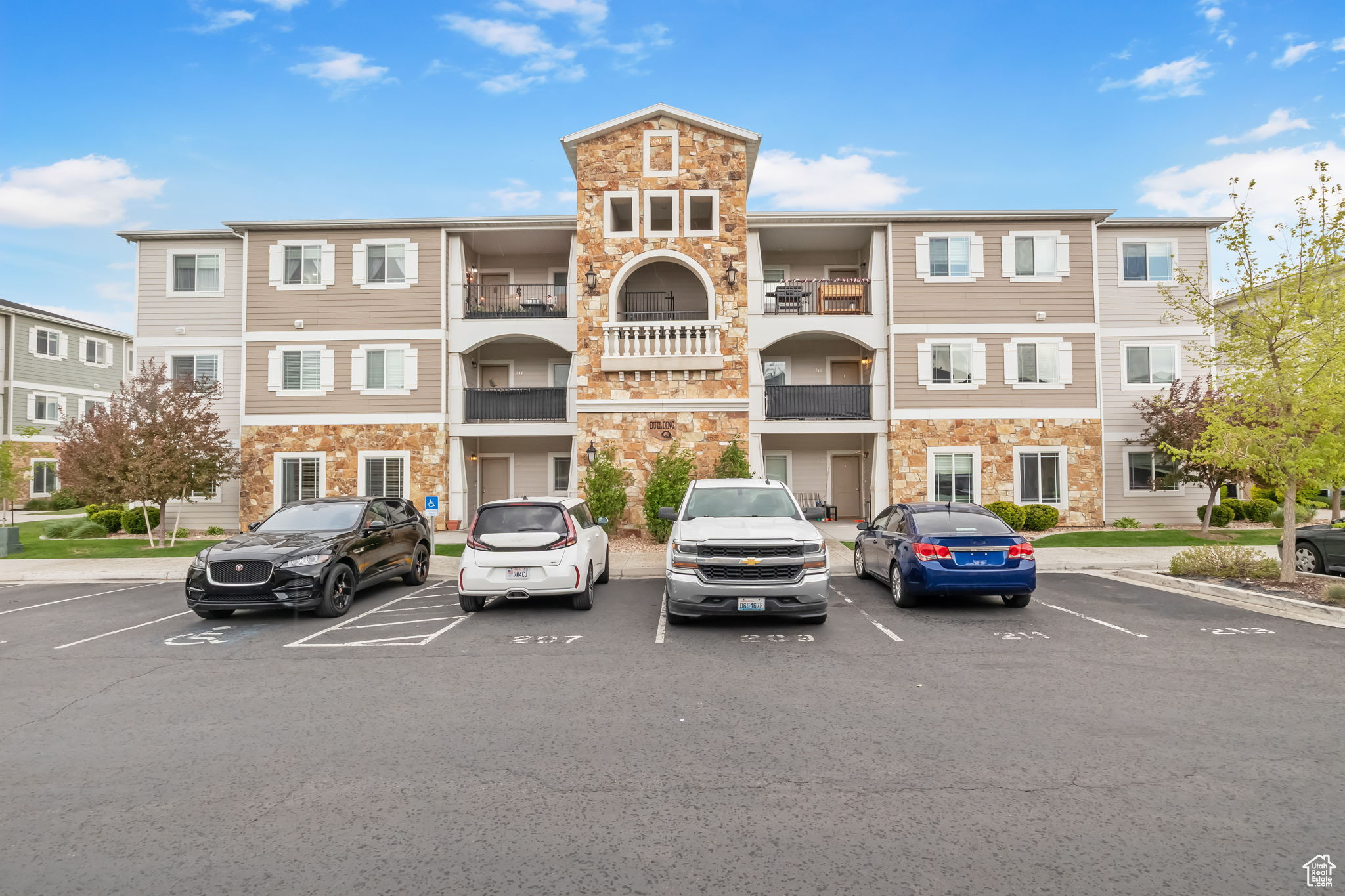 207 W Ridge Rd, Saratoga Springs, Utah image 2