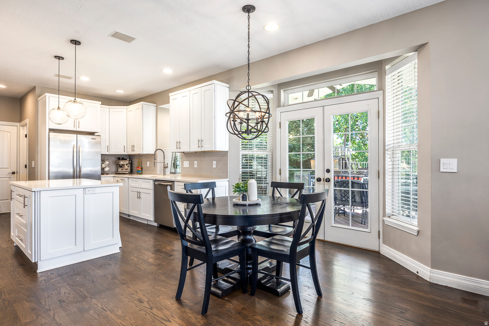 MOUNTAIN VIEW ESTATES - Residential